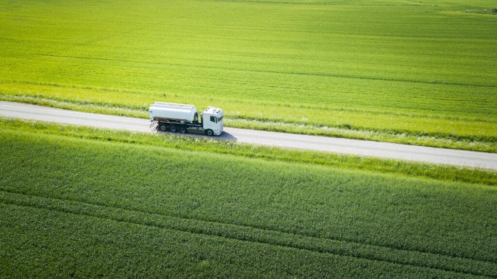 MLT Lastbil som sprider Dustex